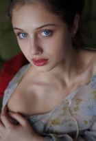 Юля – девушка для массажа, которая знает все эрогенные зоны, работает в Москве (Кузьминки)