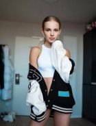 Алиса, 8 963 722-17-27 Алиса — проститутка, 21 лет, работает 24 7